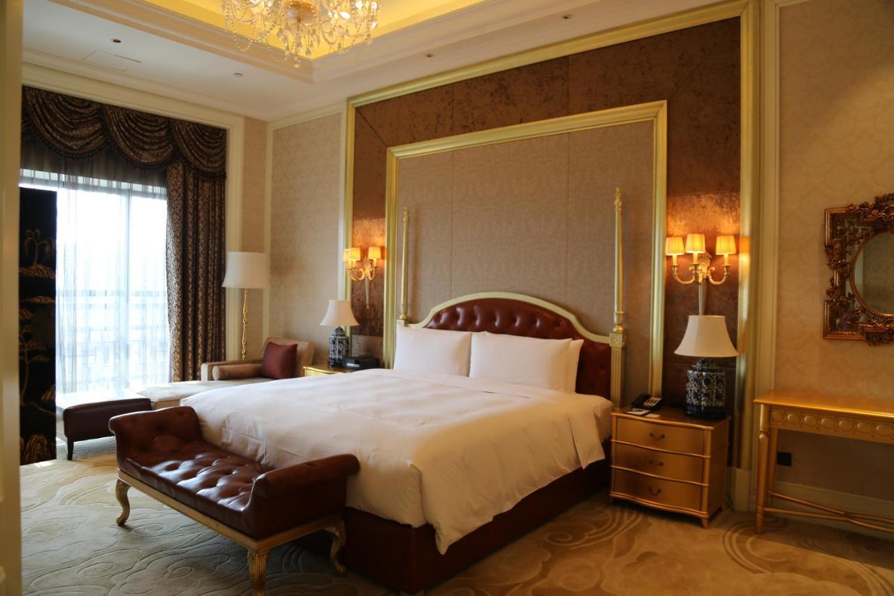 Three-Bedroom Presidential Suite,1005757651:JPEG